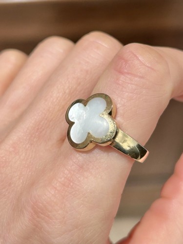 Van Cleef &amp; Arpels -  "pure Alhambra" Ring In Yellow Gold - 