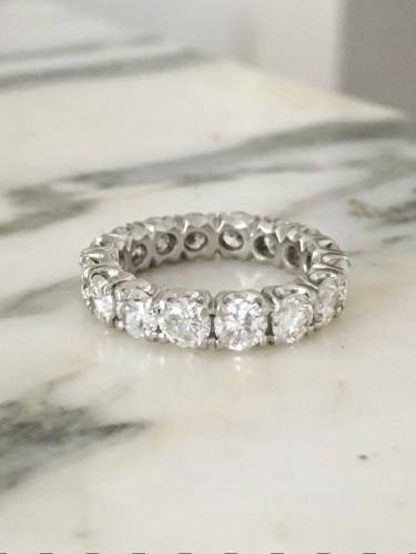 Antique Jewellery  - American wedding band in platinum and diamonds