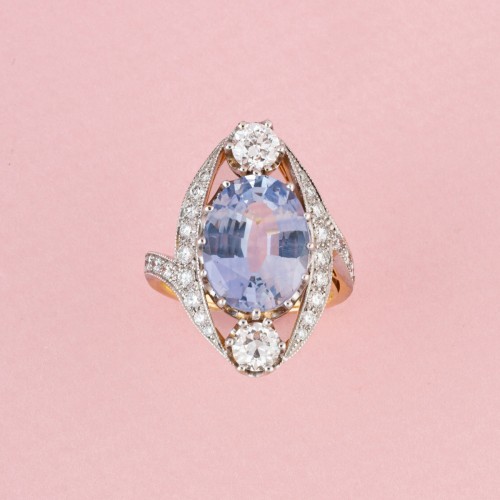 Ring in 1k gold with an unheated Ceylon Sapphire - Antique Jewellery Style 