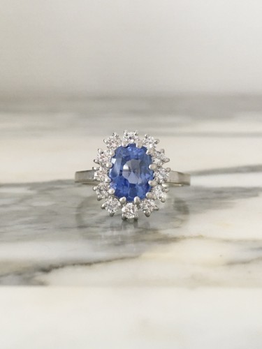20th century - Pompadour ring in white gold and platinum with a Ceylon sapphire