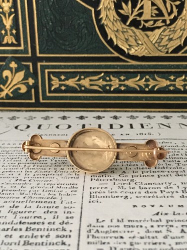 Antiquités - Broche Napoléon III composée d’or jaune et d’une améthyste