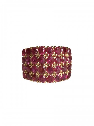 Rectangular ring in yellow gold and rubies