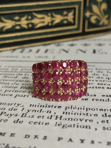 Antique Jewellery  - Rectangular ring in yellow gold and rubies