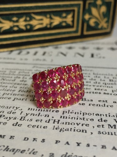 20th century - Rectangular ring in yellow gold and rubies