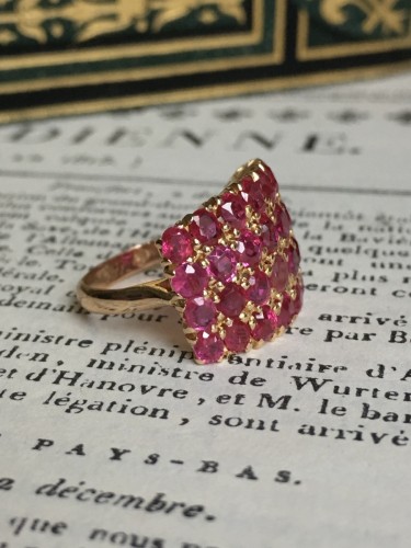 Rectangular ring in yellow gold and rubies - 