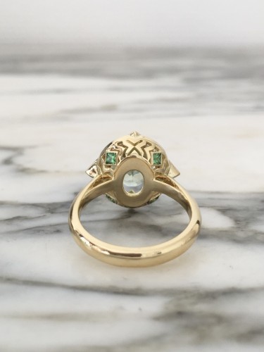  - Bague en or jaune tourmaline verte, diamants et Tsavorites