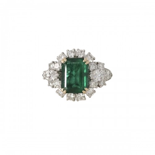 White And Yellow Gold Ring With Emerald And Diamonds