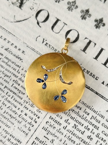 Art Nouveau pendant photo holder in yellow gold - 