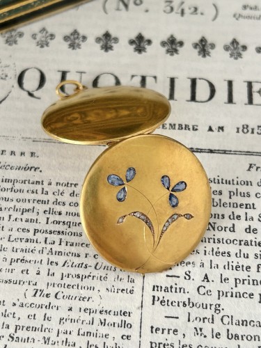 Art Nouveau pendant photo holder in yellow gold - 