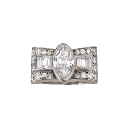 Bague Tank Art Déco en platine et diamants 3,16 cts