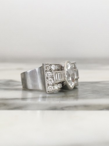 20th century - Art Deco Tank Ring in platinum and diamonds 3.16 Ct