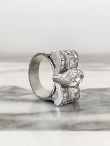 Antiquités - Art Deco Tank Ring in platinum and diamonds 3.16 Ct