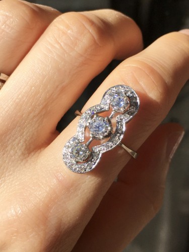Antiquités - Vintage ring in 18k white gold and diamonds