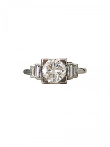 Bague Art Déco en platine et diamants
