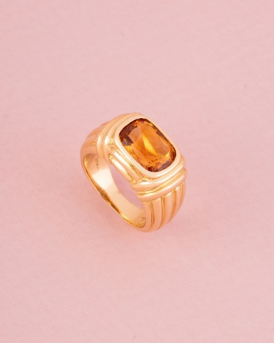 Antiquités - BULGARI - Bague en or jaune sertie d’une citrine
