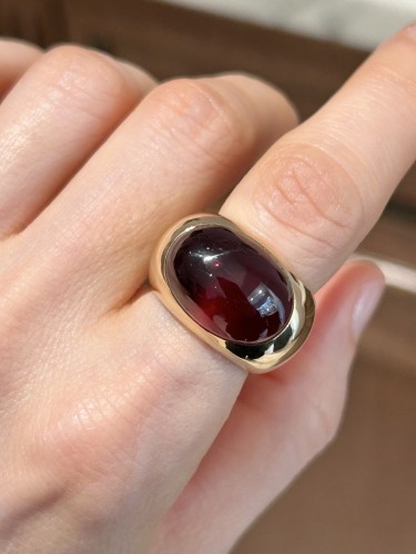 Antiquités - Pomellato - Importante bague en or et grenat