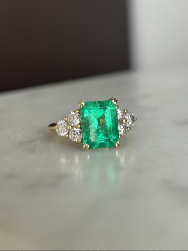 Antique Jewellery  - Ring in gold Colombian emerald 3.02 Ct and diamonds