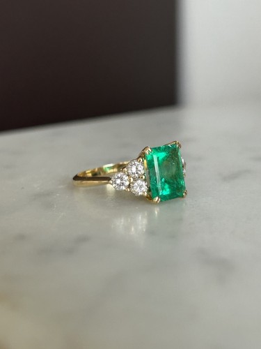 Ring in gold Colombian emerald 3.02 Ct and diamonds - 