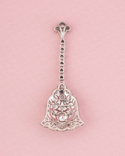 Art Deco Pendant In Platinum And Diamonds - 