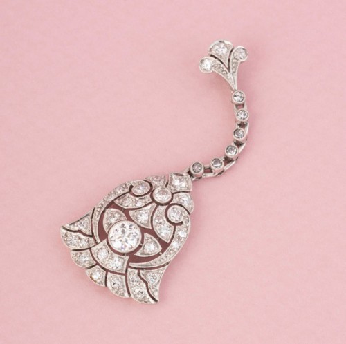 20th century - Art Deco Pendant In Platinum And Diamonds