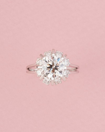 Bijouterie, Joaillerie Bagues - Bague marguerite en platine et diamants 2,89 ct