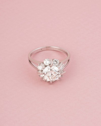 XXe siècle - Bague marguerite en platine et diamants 2,89 ct