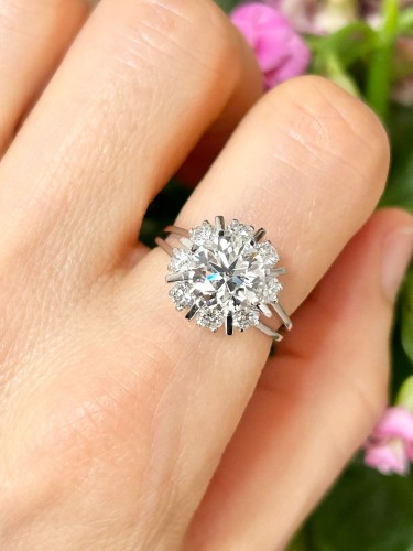Antiquités - Bague marguerite en platine et diamants 2,89 ct