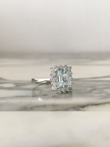 Bague en or blanc sertie d’une aigue-marine et diamants - 