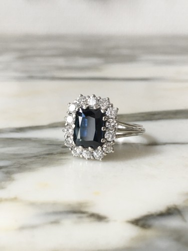 Bague en or blanc saphir et diamants - Maison Tres Or