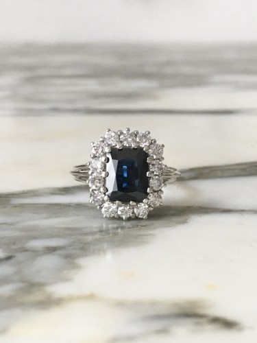 Bague en or blanc saphir et diamants - 