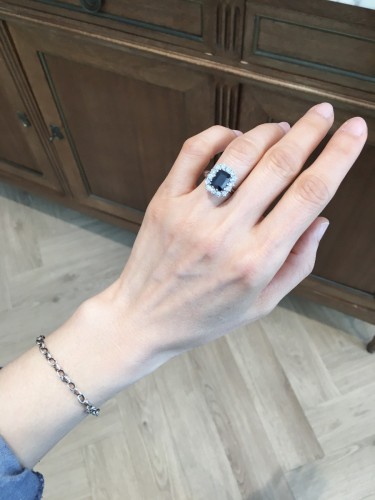 Antiquités - Bague en or blanc saphir et diamants