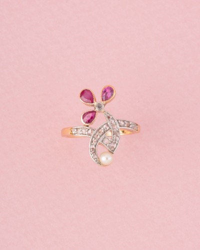 Bague Art Nouveau en or rose rubis et diamants - Art nouveau