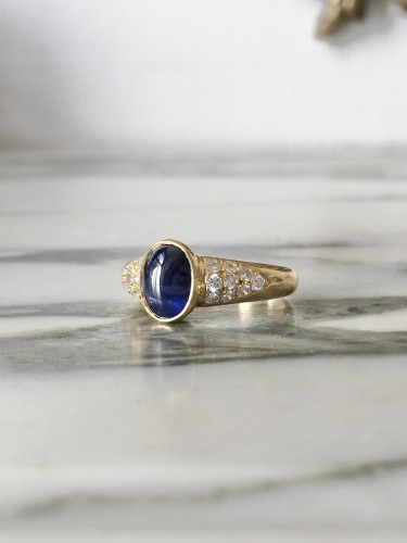 XXe siècle - Bague en or jaune saphir et diamants