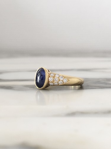 - Bague en or jaune saphir et diamants