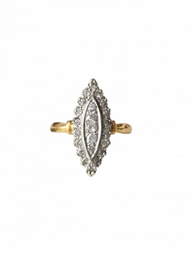 Bague navette en or blanc et jaune diamants