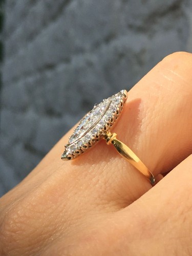 Antiquités - Bague navette en or blanc et jaune diamants