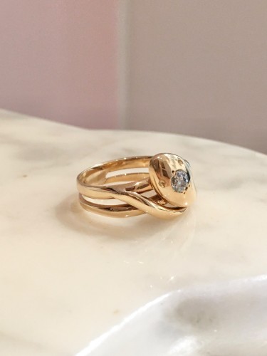 Bague serpent en or jaune  et diamant - Maison Tres Or