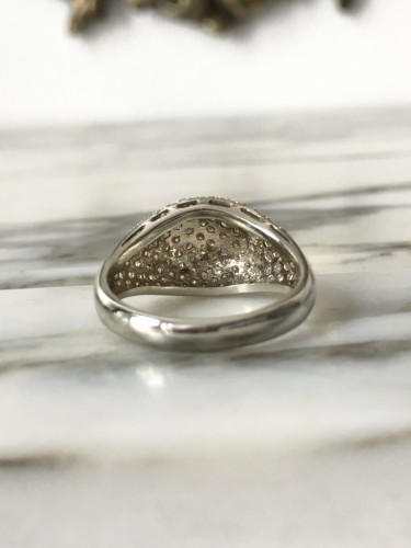 White gold dome ring with diamonds - 