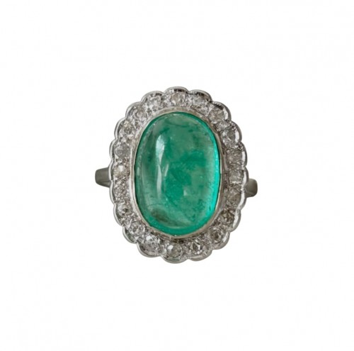 Bague en or sertie d’une émeraude Colombienne 5,40 ct et diamants