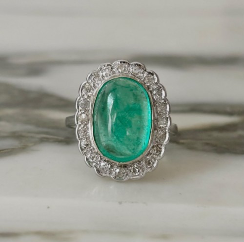 Bague en or sertie d’une émeraude Colombienne 5,40 ct et diamants - Bijouterie, Joaillerie Style 