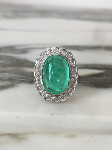Bijouterie, Joaillerie Bagues - Bague en or sertie d’une émeraude Colombienne 5,40 ct et diamants
