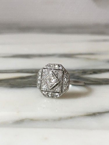 Art Deco ring in platinum and diamonds - 
