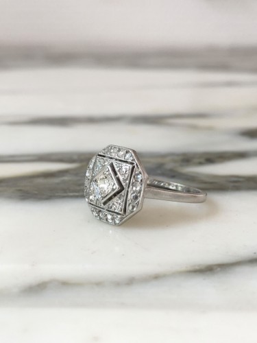 20th century - Art Deco ring in platinum and diamonds