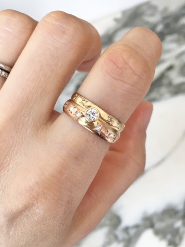 Antiquités - Bague en or jaune et rose et diamants