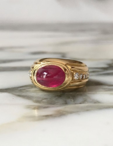 Yellow gold, ruby and diamond ring - 