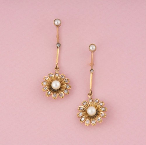 Boucles d’oreilles anciennes Art nouveau en or jaune, perles et diamants - Bijouterie, Joaillerie Style Art nouveau