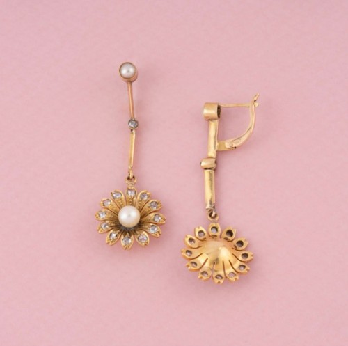 Boucles d’oreilles anciennes Art nouveau en or jaune, perles et diamants - Maison Tres Or