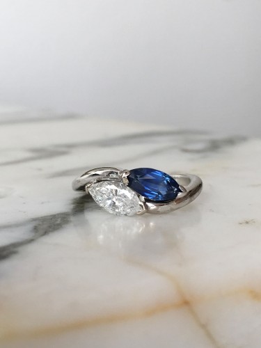 Antique Jewellery  - "toi &amp; Moi" ring in white gold with sapphire and diamond