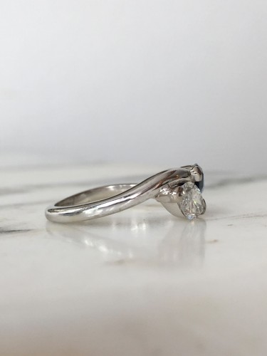 Antiquités - "toi &amp; Moi" ring in white gold with sapphire and diamond