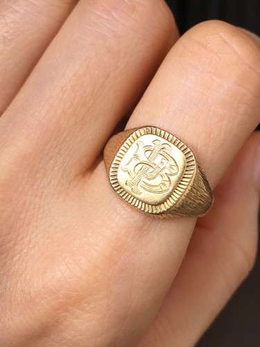 Antiquités - Yellow gold signet ring